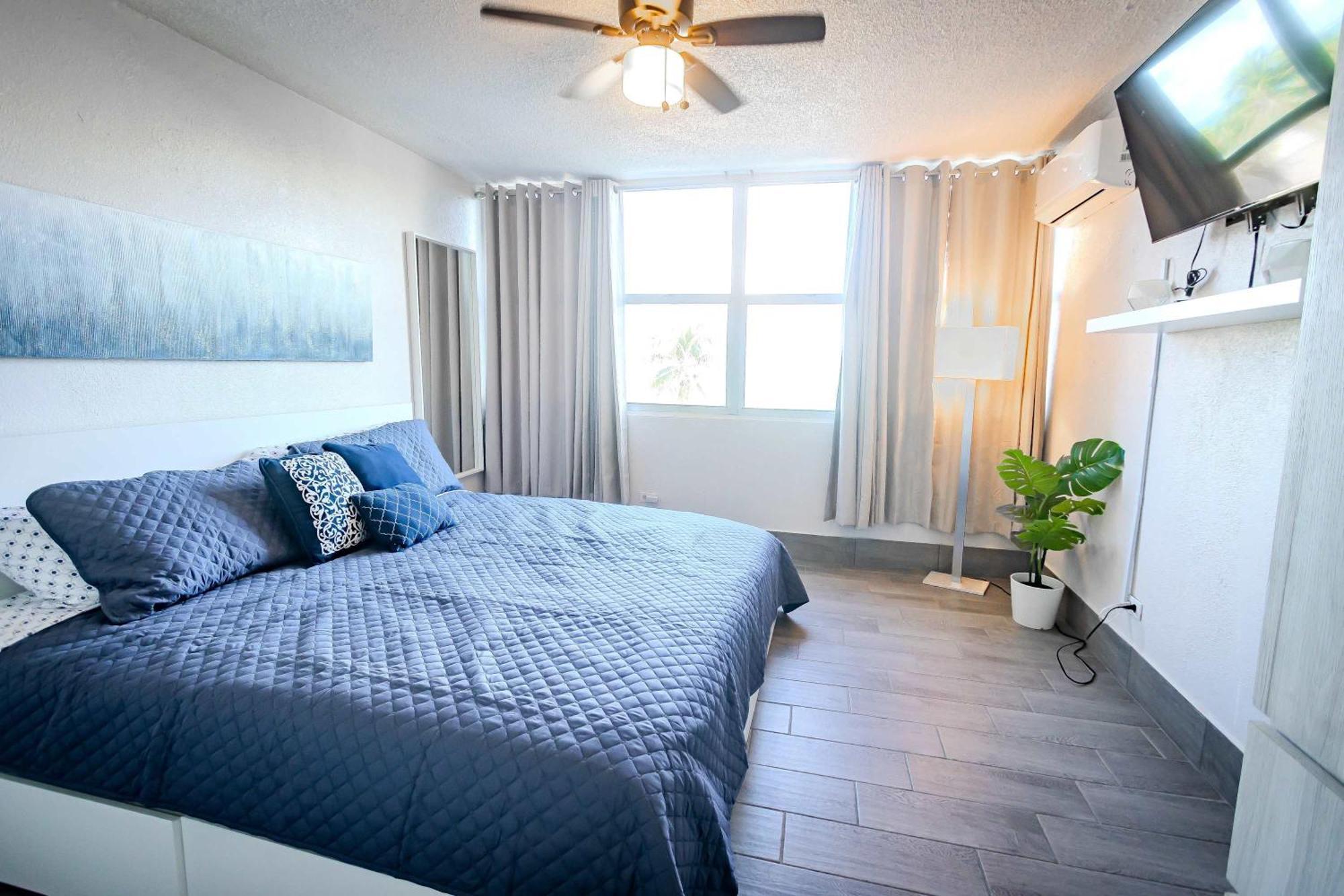Sunset Paradise Cozy Beachfront Escape - Isla Verde San Juan Exterior photo