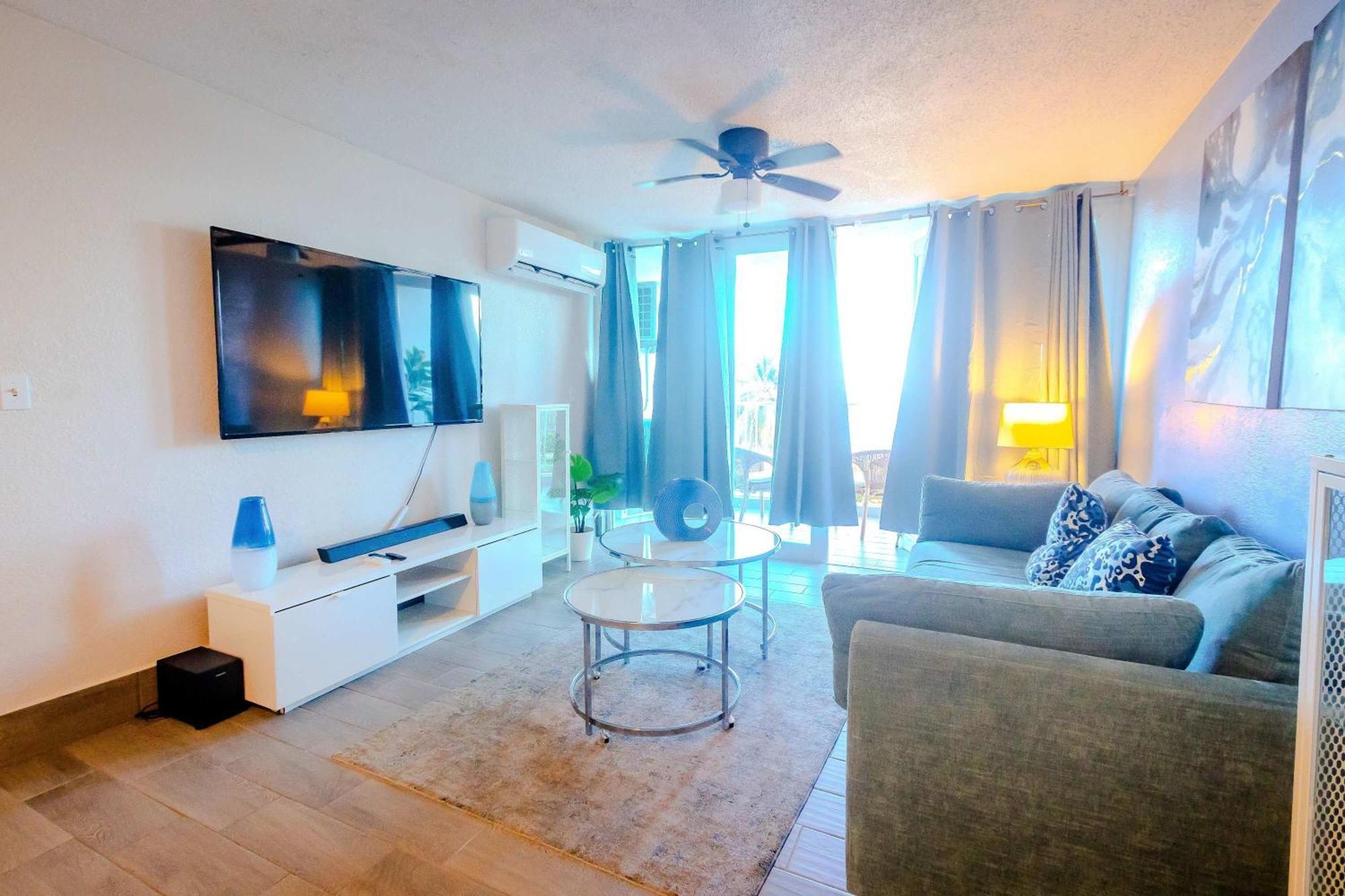 Sunset Paradise Cozy Beachfront Escape - Isla Verde San Juan Exterior photo