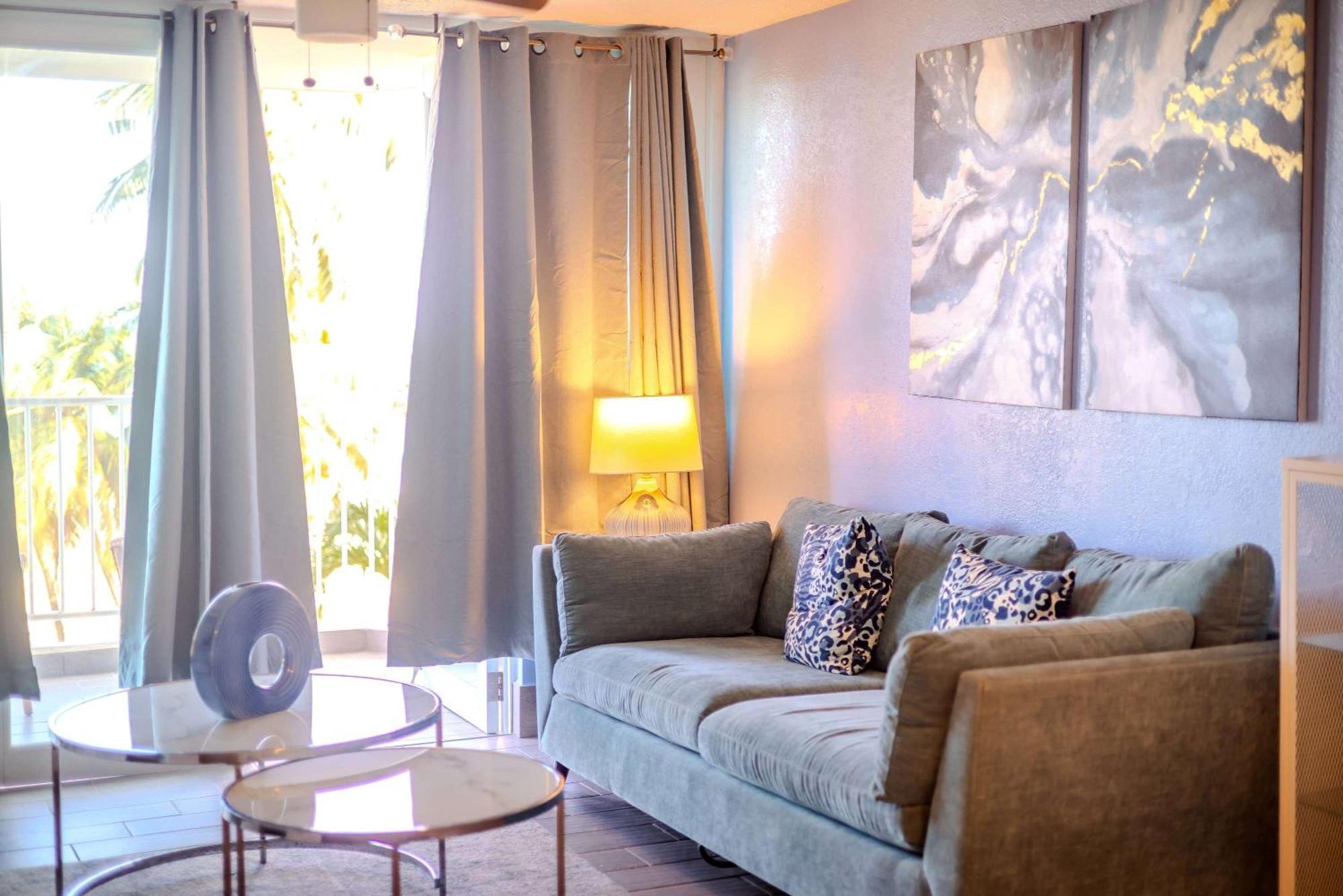 Sunset Paradise Cozy Beachfront Escape - Isla Verde San Juan Exterior photo
