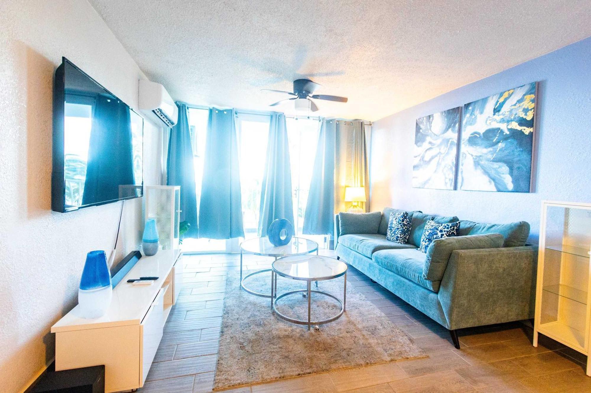 Sunset Paradise Cozy Beachfront Escape - Isla Verde San Juan Exterior photo
