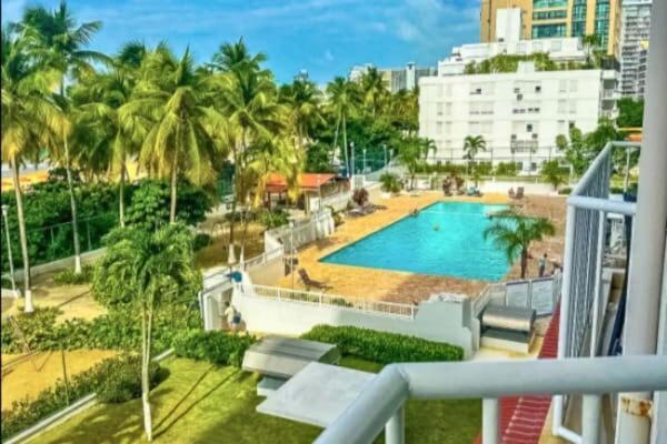 Sunset Paradise Cozy Beachfront Escape - Isla Verde San Juan Exterior photo